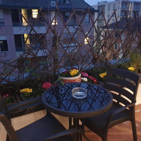 The Boheme Vintage Junior Suite ---- Cozy & Quiet & Comfortable With Private Bathroom & Fully Equipped Kitchenette & Cozy Balcony - Lift To 4Th Floor - Metro' Verde -Green Subway Porta Genova Milano Dış mekan fotoğraf