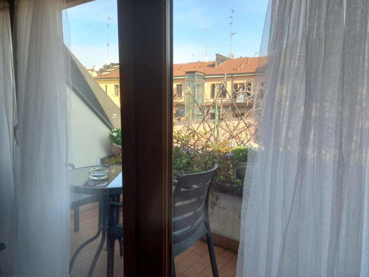 The Boheme Vintage Junior Suite ---- Cozy & Quiet & Comfortable With Private Bathroom & Fully Equipped Kitchenette & Cozy Balcony - Lift To 4Th Floor - Metro' Verde -Green Subway Porta Genova Milano Dış mekan fotoğraf